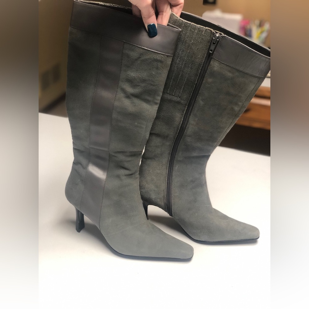 Vintage Terry Lewis Classic Luxeries Knee-High Suede Pointed-Toe Boots in Grey
